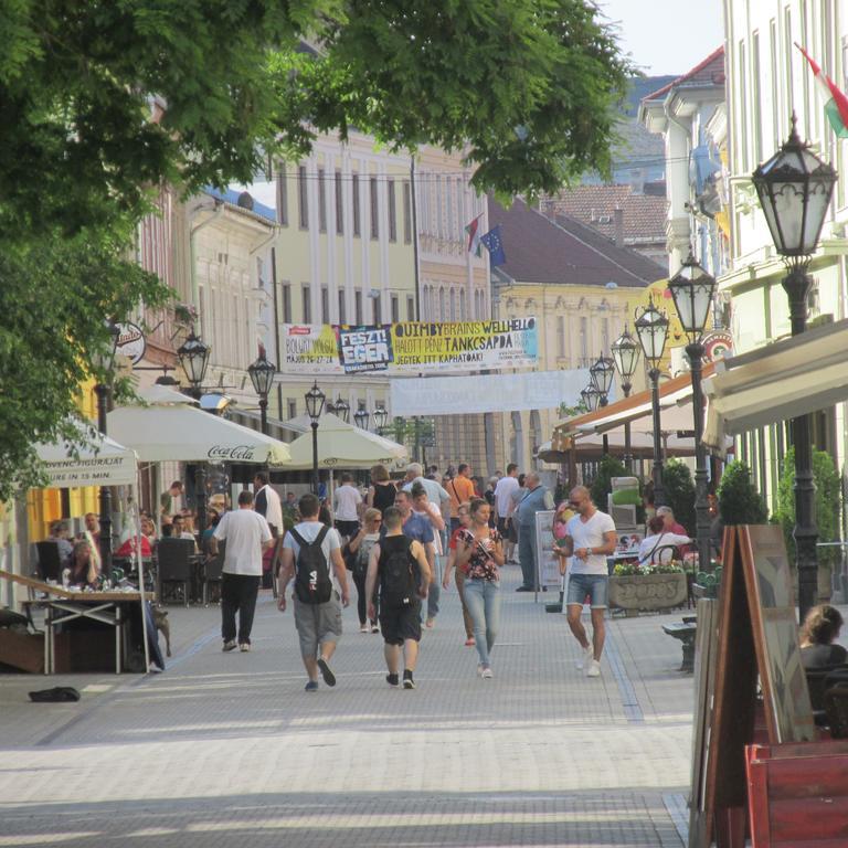 Fortuna Apartments Эгер Экстерьер фото